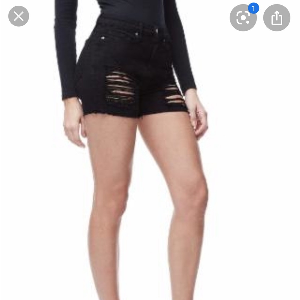 Good American black shorts 8